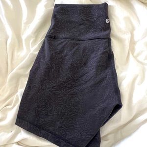 lululemon wunder train 6” size 8 shorts